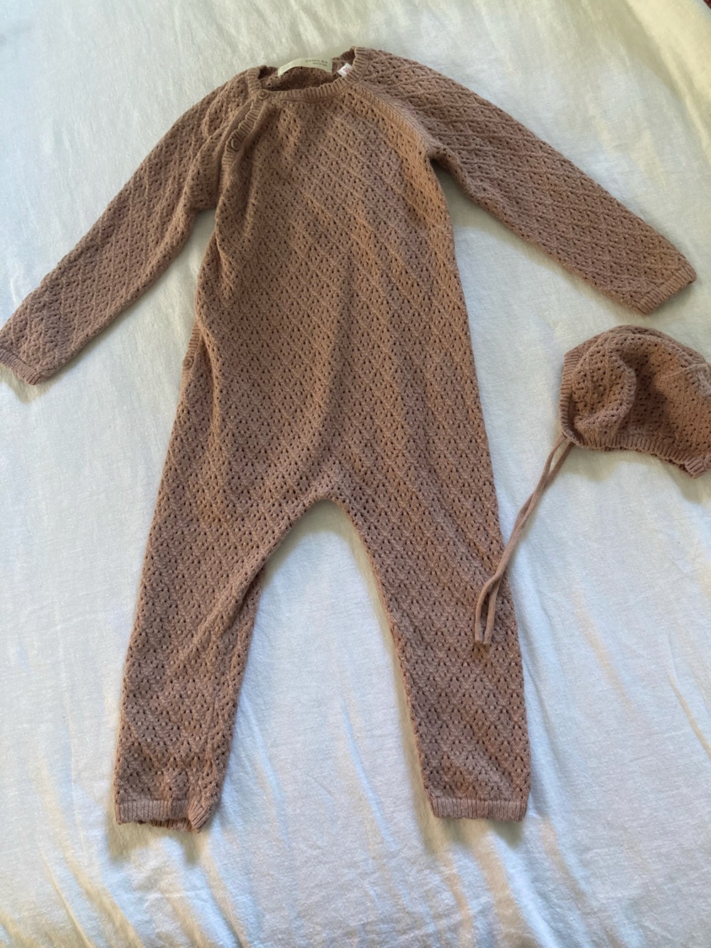 Zara infant girls knit one piece with matching bonnet. Size 12-18 months